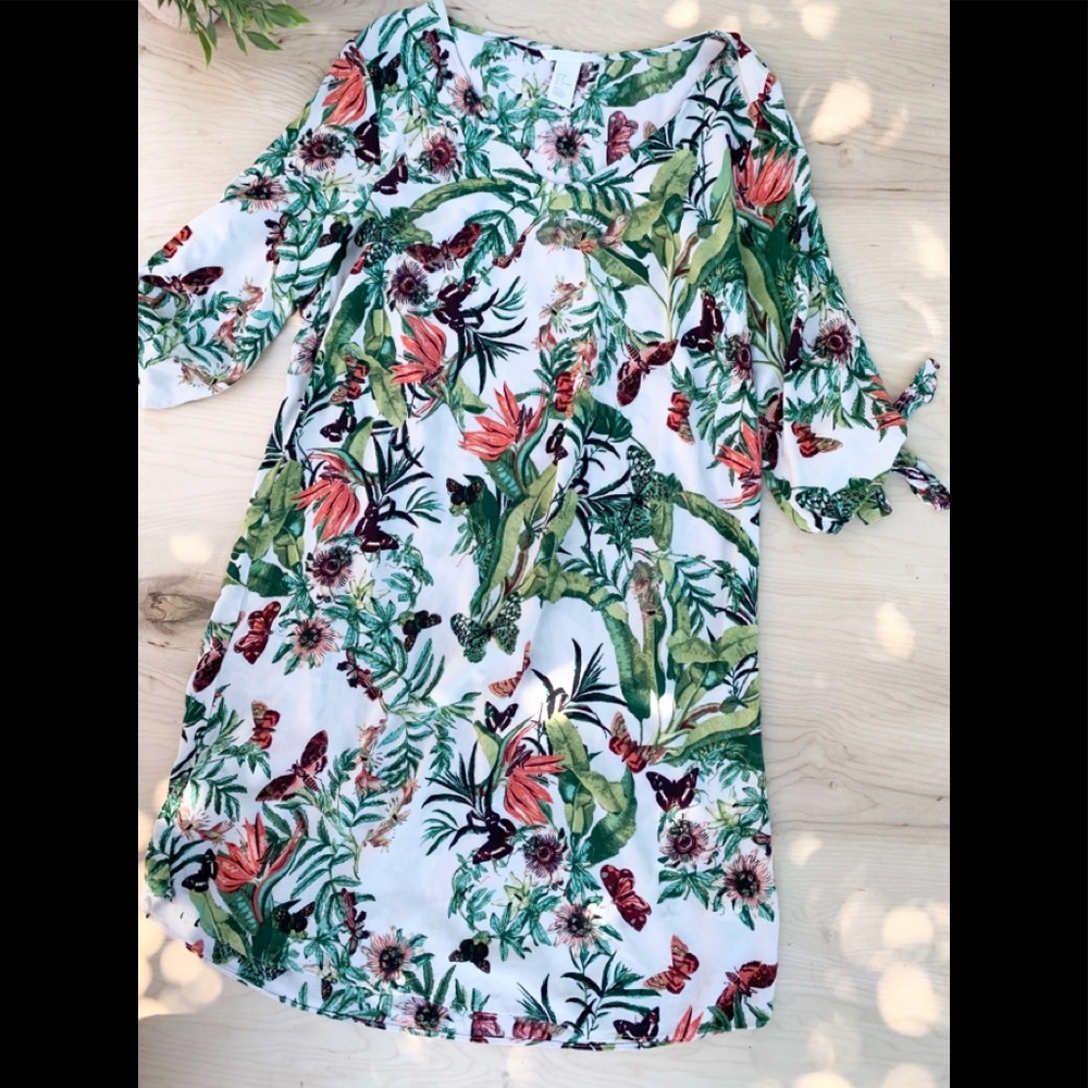 H&M cute flowery woman’s dress